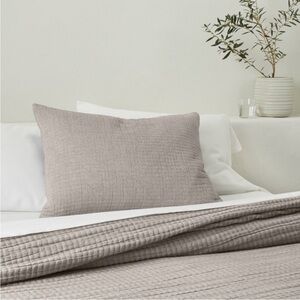Standard Reversible Textured Cotton
Chambray Coverlet Sham - Casaluna